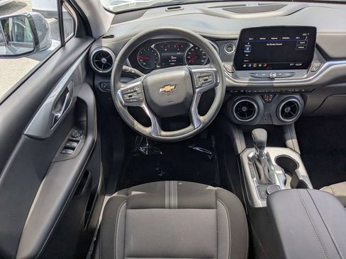 Used 2025 Chevrolet Blazer LT FWD image 13
