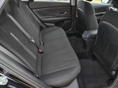 Used 2023 Hyundai Elantra SEL FWD image 26