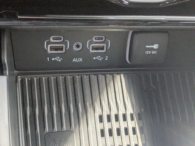 New 2027 Jeep Grand Cherokee Altitude AWD/4WD image 22