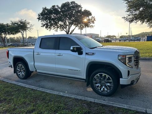 Used 2023 GMC Sierra 1500 Denali w/ Denali Reserve Package AWD/4WD image 8