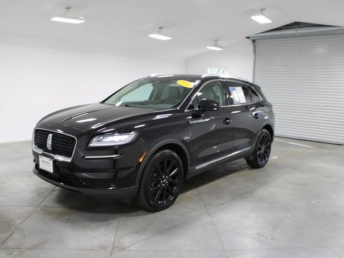 Used 2022 Lincoln Nautilus Reserve w/ Equipment Group 201A image 4