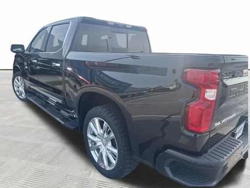 Used 2023 Chevrolet Silverado 1500 High Country w/ High Country Premium Package AWD/4WD image 6