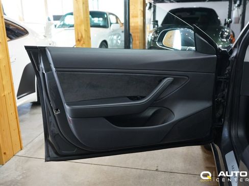 Used 2018 Tesla Model 3 Long Range image 11