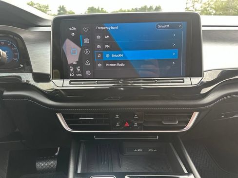 Used 2025 Volkswagen Atlas Cross Sport SE AWD/4WD image 20