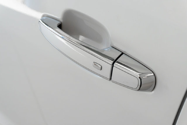 Used 2023 GMC Acadia Denali FWD image 3