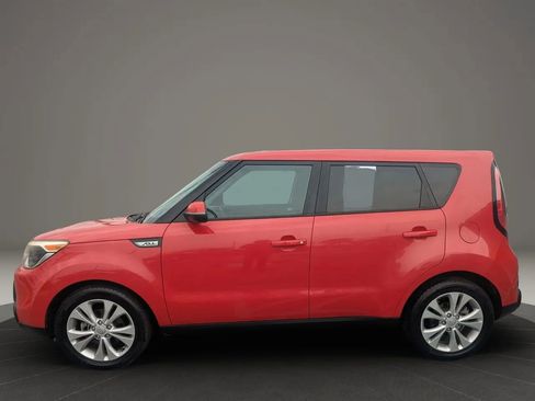 Used 2015 Kia Soul + image 2