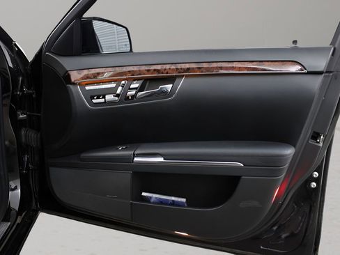 Used 2010 Mercedes-Benz S 550 image 16