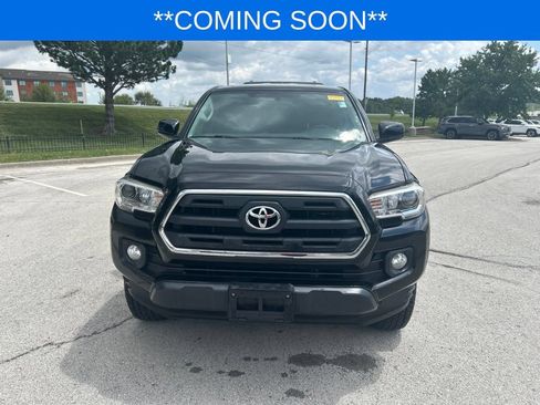 Used 2017 Toyota Tacoma SR5 w/ Tow Package AWD/4WD image 2