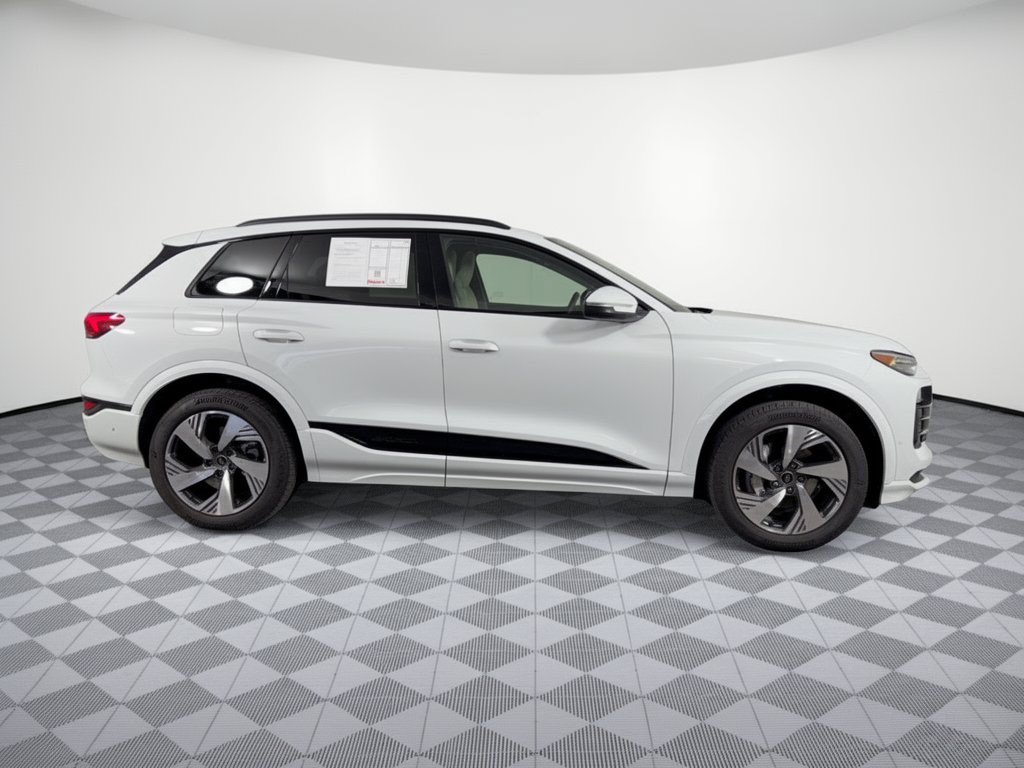 Used 2025 Audi Q6 e-tron Premium Plus w/ Premium Plus AWD/4WD image 8