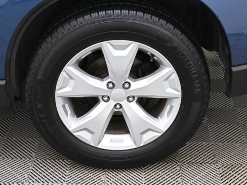 Used 2014 Subaru Forester 2.5i Touring AWD/4WD image 18