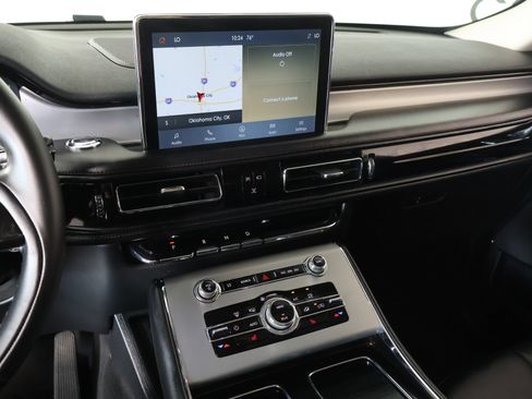 Used 2023 Lincoln Aviator AWD w/ Premium Package image 5