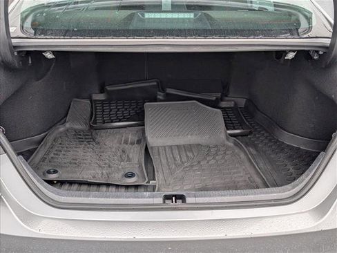 Used 2022 Toyota Camry LE image 3