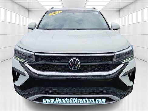 Used 2022 Volkswagen Taos SE image 5