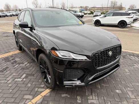 Used 2024 Jaguar F-PACE R-Dynamic S image 3