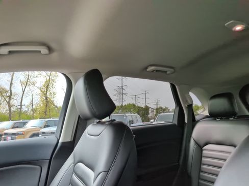 Used 2022 Ford Edge SEL AWD/4WD image 25