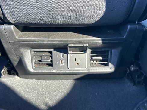 Used 2025 GMC Sierra 1500 Elevation image 16