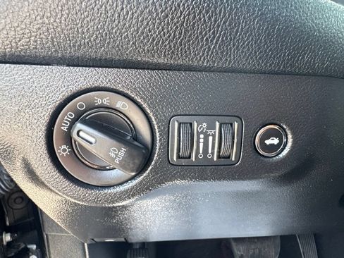 Used 2022 Dodge Challenger SXT w/ Driver Convenience Group RWD image 24