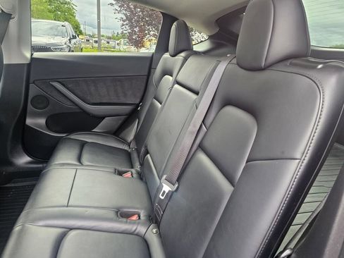 Used 2021 Tesla Model Y Long Range AWD/4WD image 21