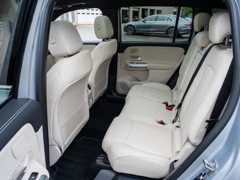Used 2026 Mercedes-Benz GLB 250 4MATIC w/ Exclusive Package image 31