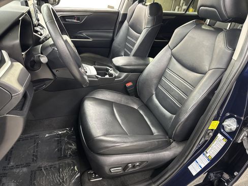 Used 2021 Toyota RAV4 XLE Premium AWD/4WD image 25