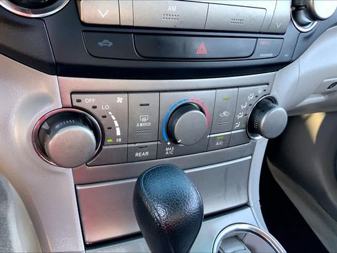 Used 2010 Toyota Highlander 2WD w/ Extra Value Pkg 2 image 29