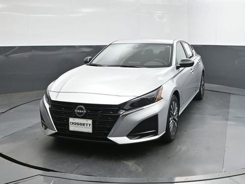 Used 2025 Nissan Altima 2.5 SV image 22