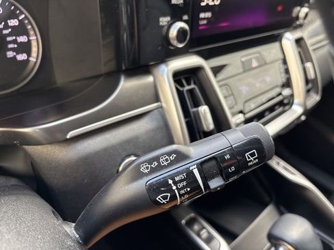 Certified 2022 Kia Sorento S w/ Panoramic Sunroof Package image 26