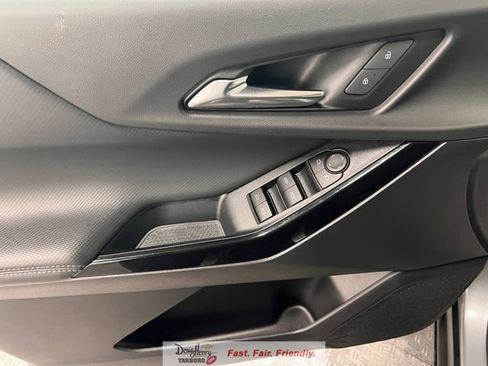 Used 2025 Chevrolet Equinox LT image 26