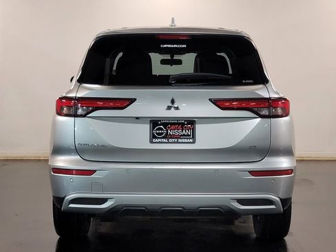 Used 2024 Mitsubishi Outlander SE image 27