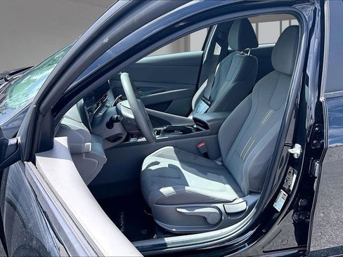 Used 2024 Hyundai Elantra SEL FWD image 24