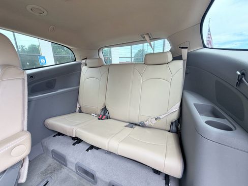 Used 2012 Chevrolet Traverse LT FWD image 23