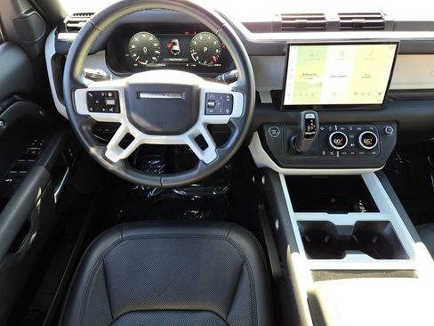 Used 2025 Land Rover Defender 110 S AWD/4WD image 15