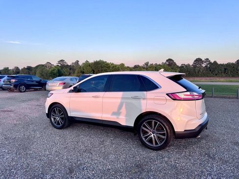 Used 2020 Ford Edge Titanium w/ Class II Trailer Tow Package AWD/4WD image 11
