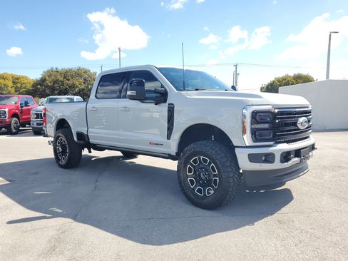 Used 2025 Ford F350 Platinum image 3