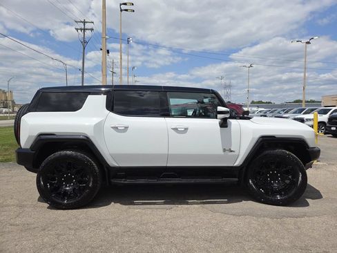 Used 2024 GMC Hummer EV 2X w/ LPO, Illumination Package AWD/4WD image 19