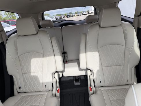 Used 2023 Buick Enclave Avenir w/ Avenir Technology Package AWD/4WD image 27