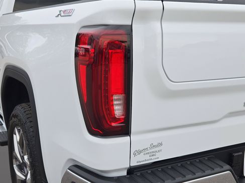 New 2026 GMC Sierra 1500 SLT w/ SLT Premium Plus Package AWD/4WD image 11