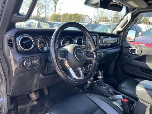 Used 2020 Jeep Wrangler Unlimited Sahara image 20