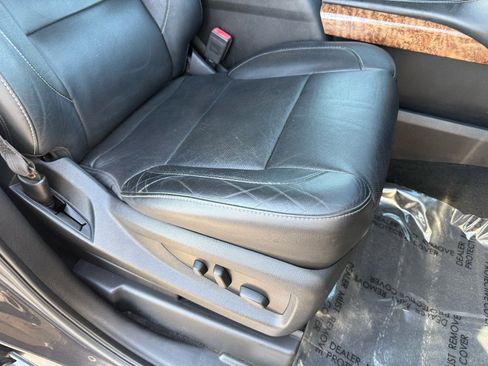 Used 2018 Chevrolet Suburban Premier image 33