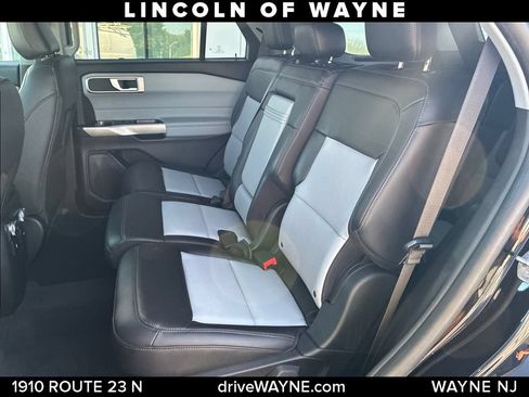 Used 2022 Ford Explorer XLT w/ Equipment Group 202A AWD/4WD image 22