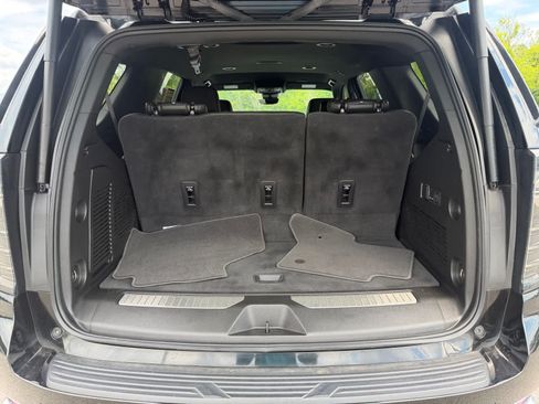 Used 2025 Chevrolet Tahoe High Country AWD/4WD image 19