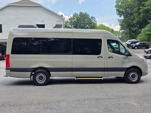 Used 2022 Mercedes-Benz Sprinter 2500 w/ Parking Package image 7