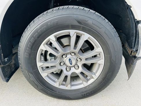 Used 2020 Ford F150 Lariat w/ Trailer Tow Package image 40