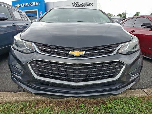 Certified 2017 Chevrolet Cruze Premier FWD image 2
