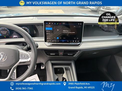 Used 2025 Volkswagen Tiguan SE R-Line AWD/4WD image 21