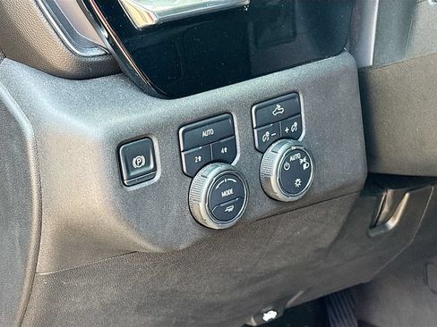 Used 2025 Chevrolet Silverado 1500 LT AWD/4WD image 10
