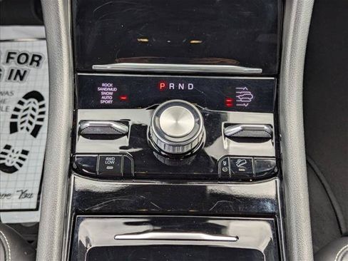 Used 2023 Jeep Grand Cherokee Overland w/ Advanced Protech Group III AWD/4WD image 12