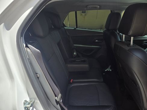 Used 2020 Chevrolet Trax LT w/ Redline Edition FWD image 11