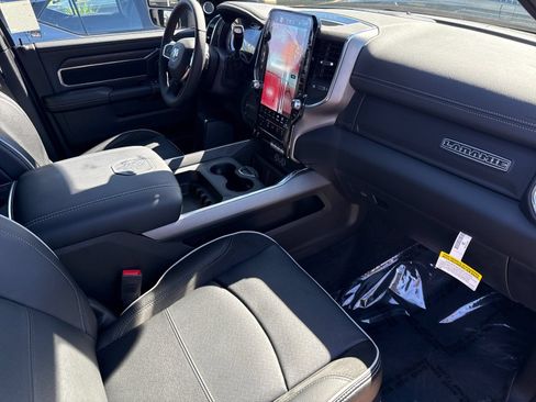 New 2026 RAM 2500 Laramie AWD/4WD image 14