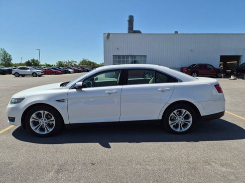 Used 2018 Ford Taurus SEL w/ Equipment Group 201A AWD/4WD image 8